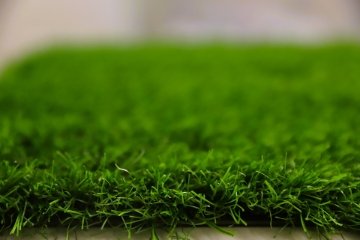 تركيب الثيل الصناعي في الملاعب الرياضية