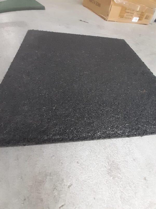 رابل فوم مطاط – أرضيات آمنة وعصرية | موكيت مفروشات الرياض تركيب رابل فوم مطاط في صالة رياضية