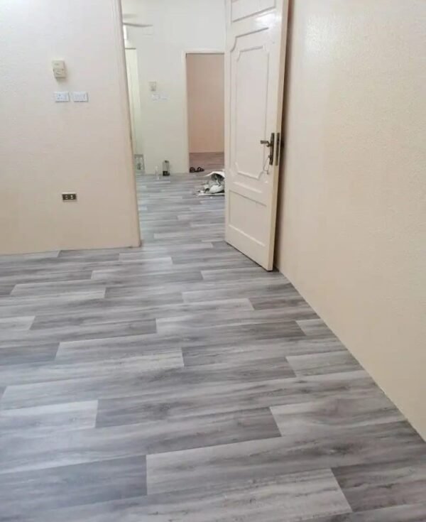 مشمع فينيل رول – الأرضيات العملية والاقتصادية | موكيت مفروشات الرياض مشمع فينيل رول بأشكال خشبية عصرية